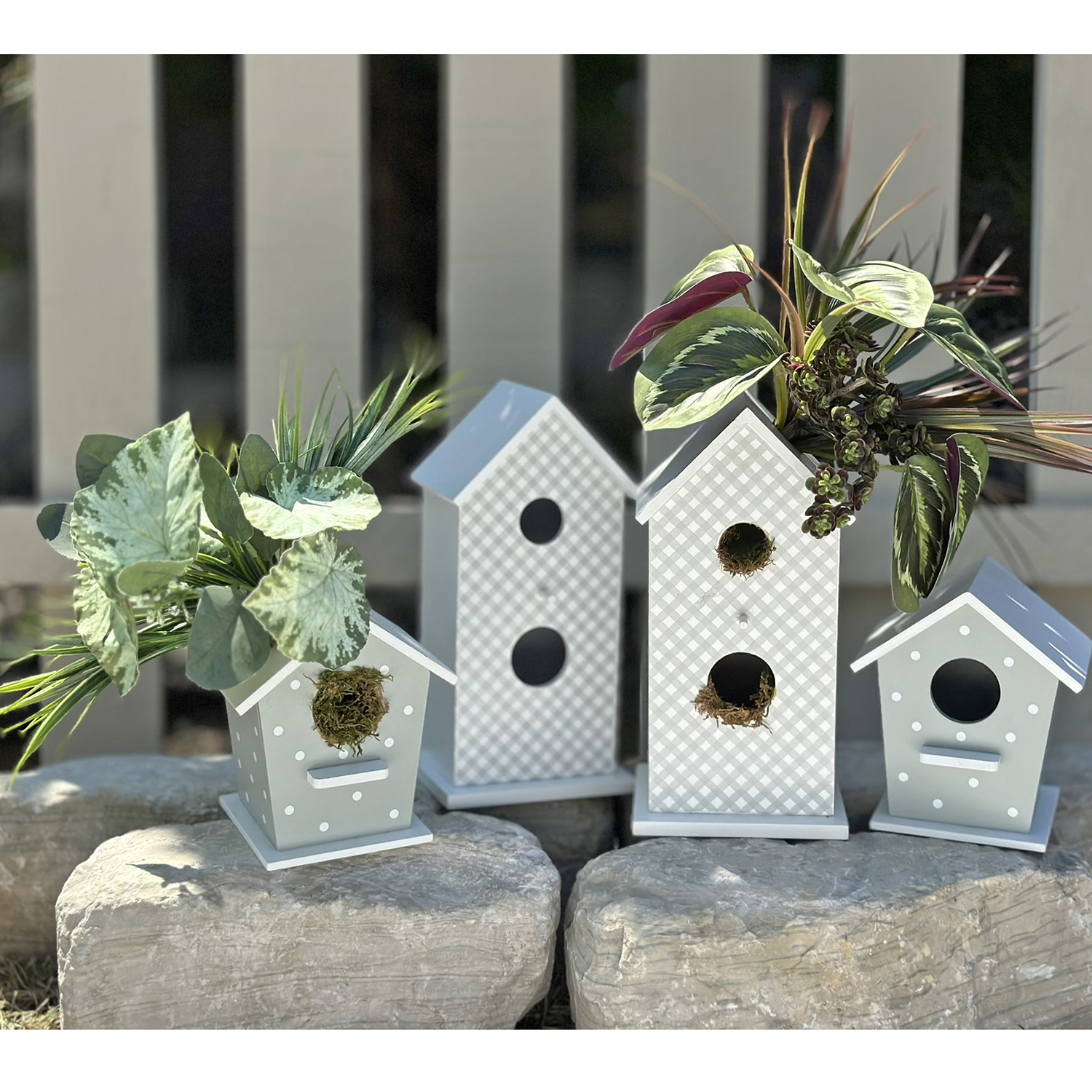 b50 BIRDHOUSE BACKYARD PLAID CONDO 5IN X 4IN X 10.25IN WOOD